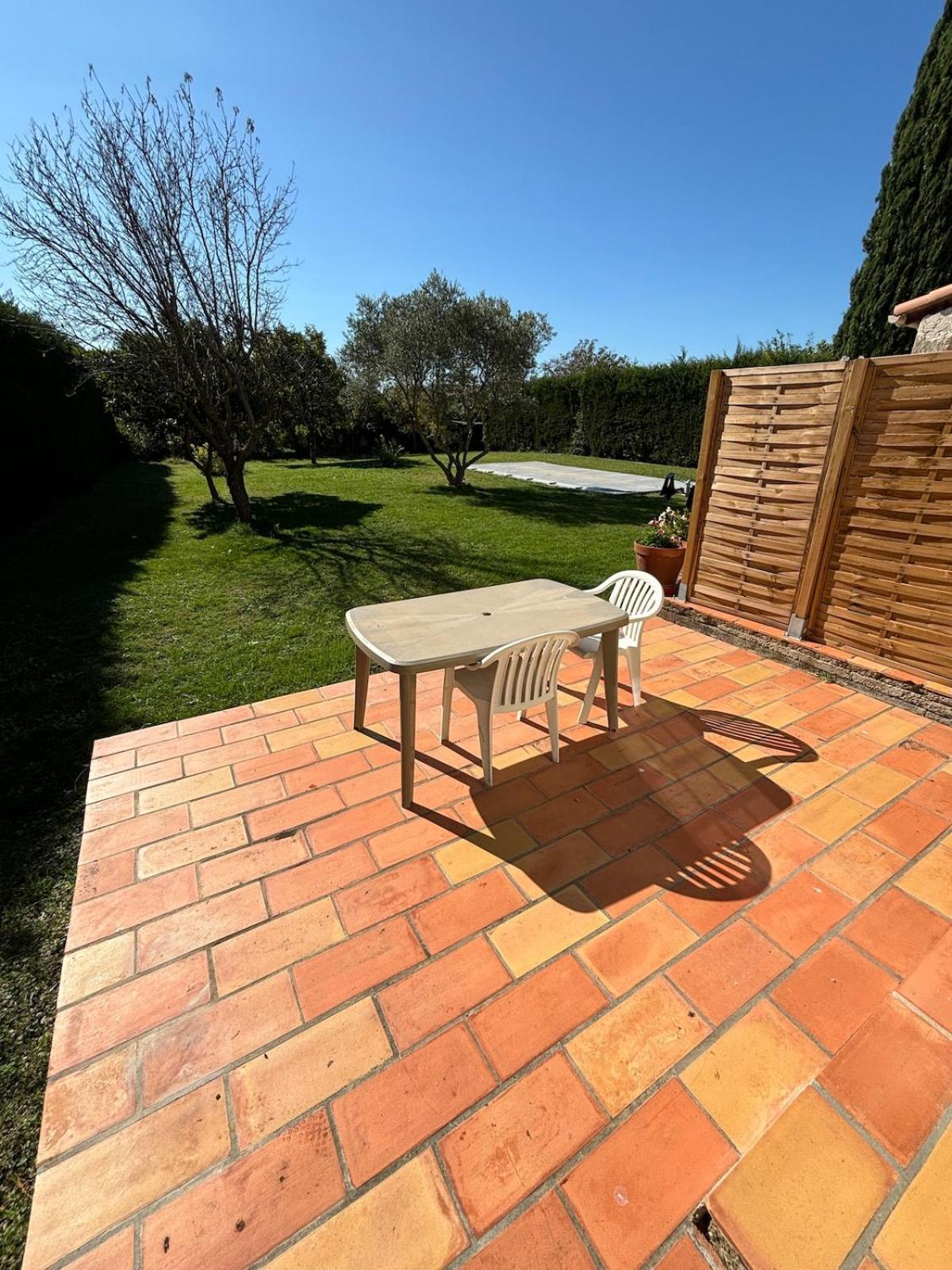 Studio En Provence Avec Piscine La Barben Eksteriør bilde